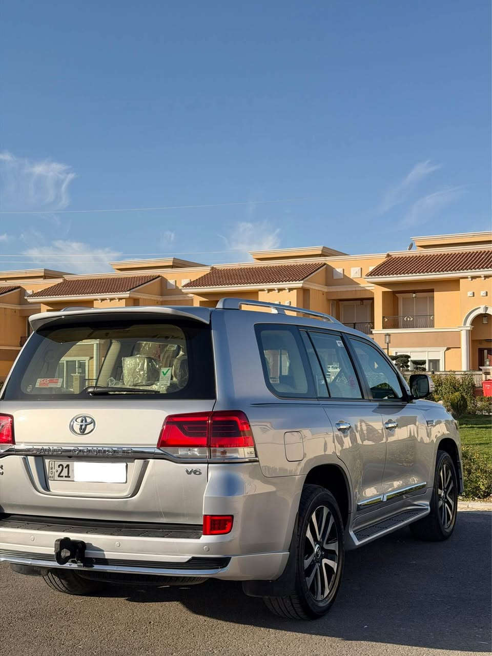 تۆیوتا لاندکروز ۲٠۱۹ شرکە سەردار 
گڕان تورین عداد لکزز ۱٠٧،٠٠٠ کم رۆشتووە 
بێ صبغ نێ لێدران گێر و مەکینە بەشەرت 
۲ جێگای بچووک pdr هەیە یەک دینار مەسرەف تێدا نیە 
شووین هەولێر 
نرخ ٤۹٠ ورقە و مەجال 
*********** أربيل, العراق
