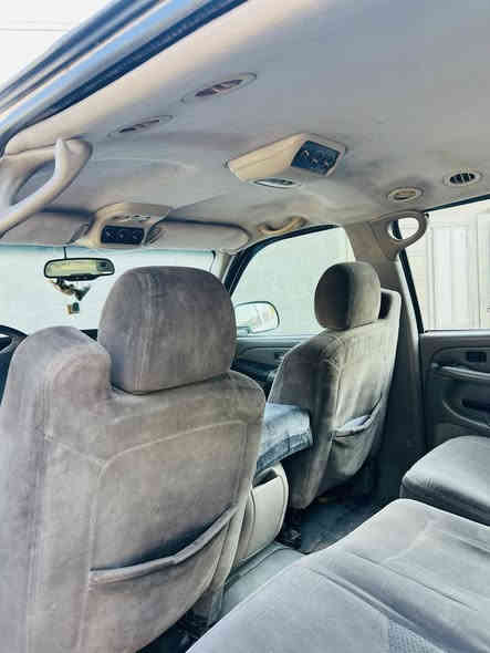 شوفرليت 2004 رقم المثنى سنويه ل 2029. لون ابيض اصلي اجره مكينه 5300 كير 700 السعر 90$ بيه مجال حك الجيه الاتصال ع الرقم ***********
