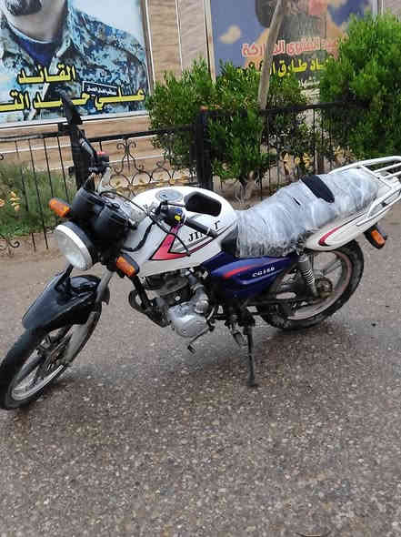 بانده 2016 نضيفة وكلشي شغال مكينة خير من الله گير نضيف زوج تايرات جديد دشبول شغال جديد كهربائيات كلها شغالة سلف لايت اشاير السعر 375 قفل مكاني شهربان/***********
