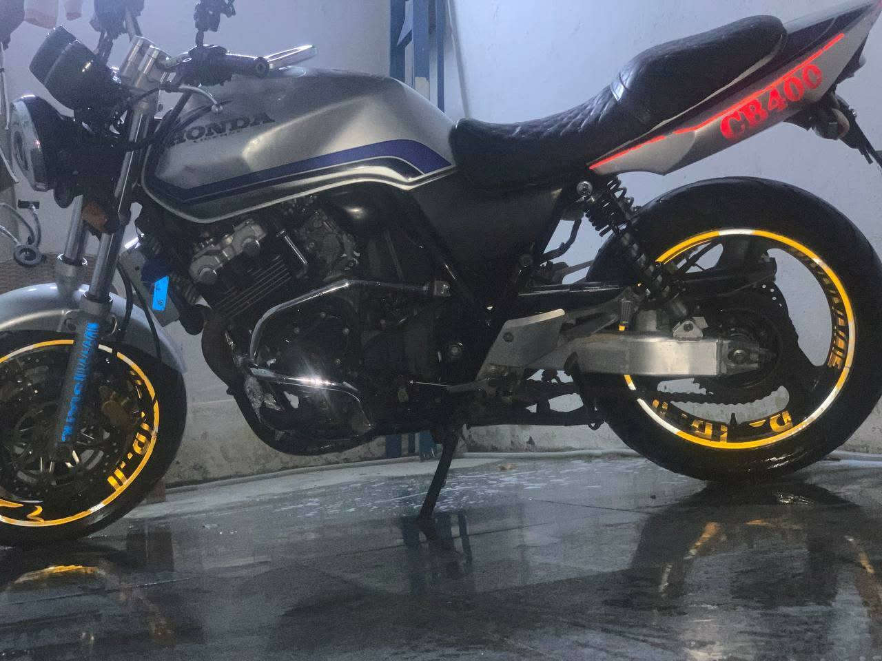 سلام عليكم شباب دراجه بطح سيبي فور جيل ثاني اوراق كامله وبيها كمرك السعر 1700مكاني ديوانيه دراجه بيها نواقص بصيطه تعال خاص واكلها بل نواقص


**إذا كنت صاحب هذا الإعلان وتريد حذفه لأي سبب، رجاءا أرسل رسالة إلى الدعم الفني**