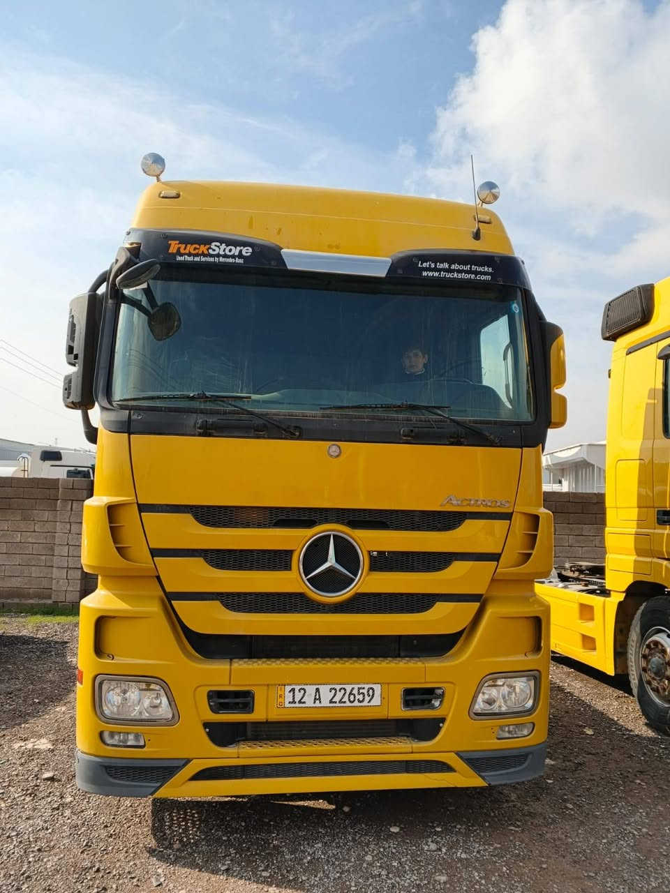 أكتوبر موديل ٢٠٠٤ رقم نينوى حجم ٤٦ نضيف أو جاهز سعر ٢٧٥٠٠$ و بي مجال   موقع موصل شارع أربيل هاتف ***********
***********
