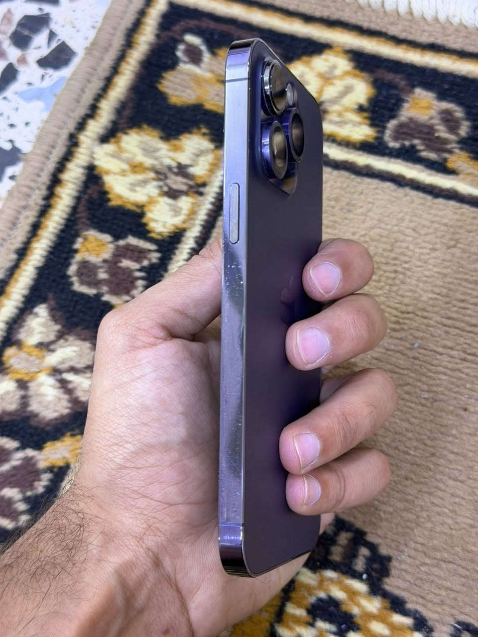 السلام عليكم ١٤برو ماكس 
عمي التلفون وتر بروف ماشام ريحت الصيانه 

ذاكره ٢٥٦ بطاريه ٨١ ماستر شرق اوسط مامفتوح 

كامل ملحقات ويا كفر +لزكه +عدسات +كارتونه +كيبل

تلفون كامل من كل نواحي 

سعر اتصال *********** وموجود واتساب ايضا
