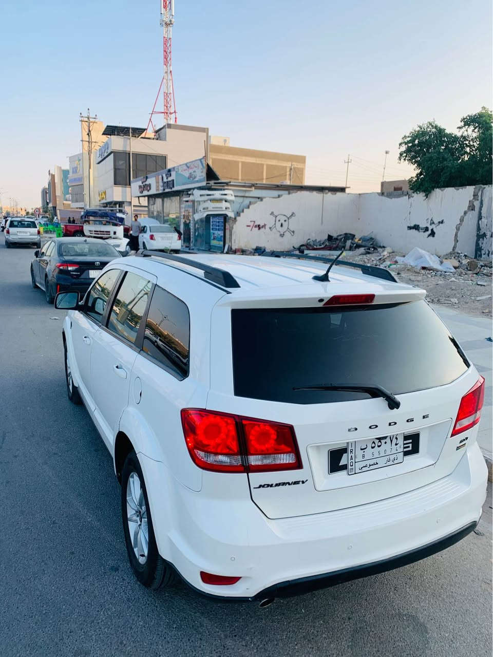 🧿دوج جورني 🧿
موديل 2016
فئةSXT
لون ابيض ثلجي 
مواصفات السيارة 
شاشة كبيرة 
كامرا دوارة 
كشنات جلد 
دخول ذكي 
بصمات ابواب 
6سلندس 
3قطع تبريد 
7راكب 
ماشية 100ميل 
دخل كريمي واسود
السعر 150قفل 
ترهم مراوس 
حادث السيارة بارد في الجاملغ الامامي جهة السايق وفي الباب الخلفي جهة الراكب يوجد رشه في الجاملغ الامامي على اثر البارد 
سيارة مال جناي جاهزة 
للتواصل او الاستفسار *********** Singapore
