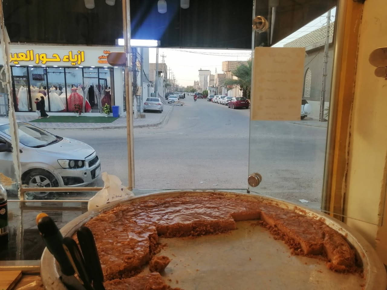 المحل معروض للبيع بسبب عدم التفرغ المحل رزقه خير من الله وكلشي تكدر تبيع بي الى جانب الدهين حلويات عصائر مرطبات وسعر المحل مناسب 
 التفاصيل اكثر التواصل ***********
