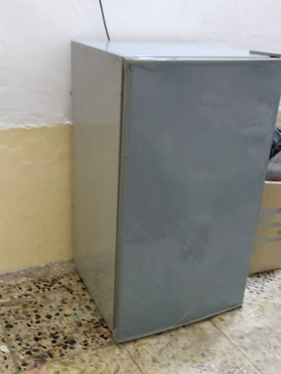 ثلاجه صغيره شرك لفحص 
السعر 110 مكاني الحر 
***********
