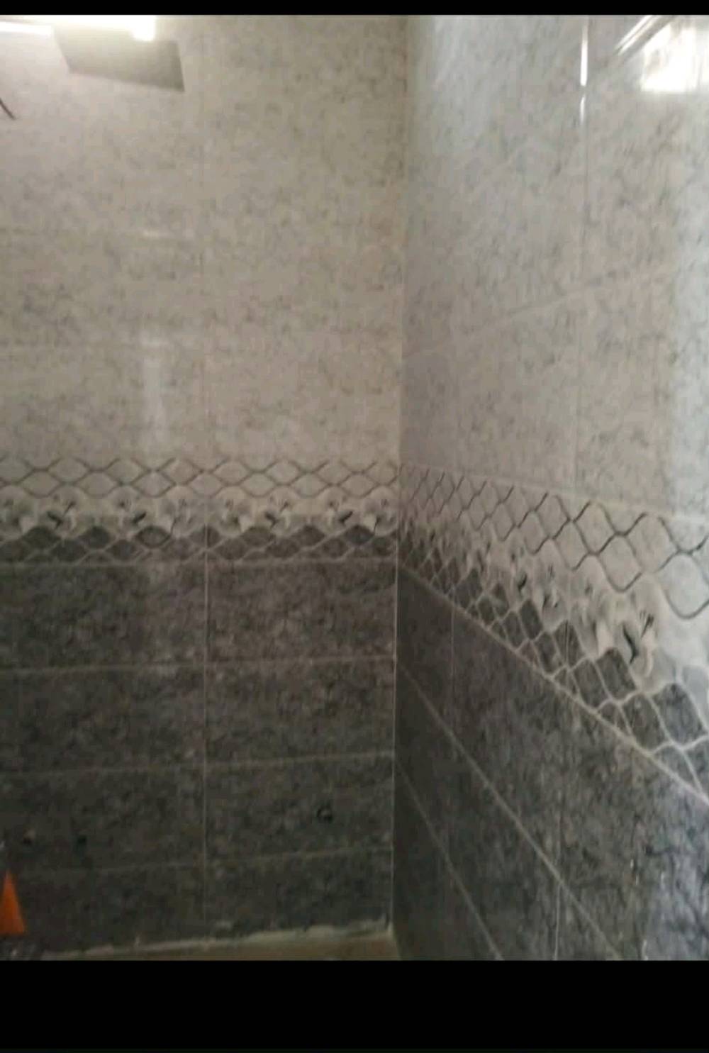 للبيع مشتمل طابق واحد بناء حديث طابوك 
طابو صرف 
الفلوجه حي الشهداء منطقة 20الف قريب من شارع عيفان 
المساحه 125متر 
غرفه صاله مطبخ 
 واستقبال وصحيات 
 ومنور كراج 
شارع 10 م 
السعر 75مليون مع مجال بسيط 
بيع نقد فقط لا اقساط ولا مراوس 

***********