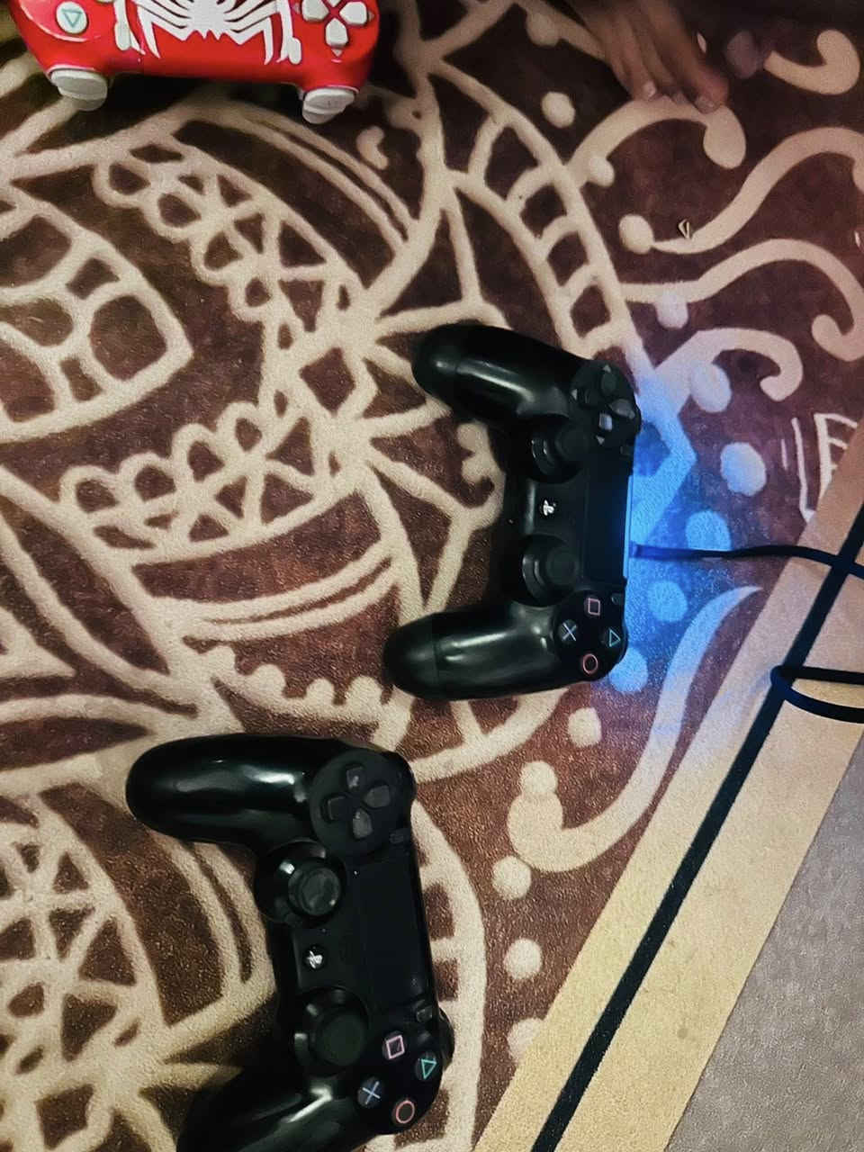 بلي فور للبيع اربع يدات ويا وقرصين اساسن وونبيس سعر ٢٥٠ بي مجال حك جيه
 مكاني حي جهاد 
رقمي ***********
