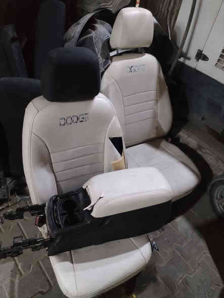 سلام عليكم كشنات جارجر موديل ١١ الحد ١٤ مخمل نضيفات كلش البيع سعر ١٠٠ الف وبيهن مجال رقم ***********
