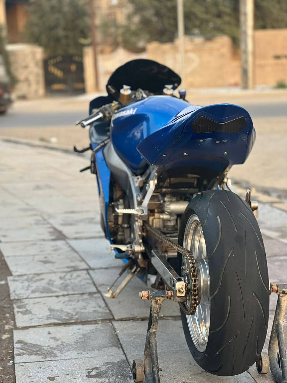 كوساكي 636 2004💙😈
دراجة كاوسكي  للبيع مكان بغداد فلكة المدائن ماشية 31 
***********
بدون رقم بدون كمرك  منفيس ومكاتبه فقط
  محرك مكفول 100%
تزويد الي بيها خير من الله 
عقل مبرمج بلادي بدون باور  رون 7 بفصل وكلج 
هاوزن خلفي نيكل كوم 
وياله خلفي وامامي نيكل كروم 
جاملغ امامي كاربون فايبر 
لايت زنون اصلي قوي حيل 
دشبول ازرك ملون 
صالنصا  بروكس اصليه 
بكلايت لدات  اشاير 
تيبرو ( سوبر ) بس حاليا ملغي 
دراجة صافية وبيها شلعة ومعدل كلش قوي 
فقط بيع ومستعجل دراجة مصىروف عليها هواي وبلعافية علي الي تصير من نصيبة
