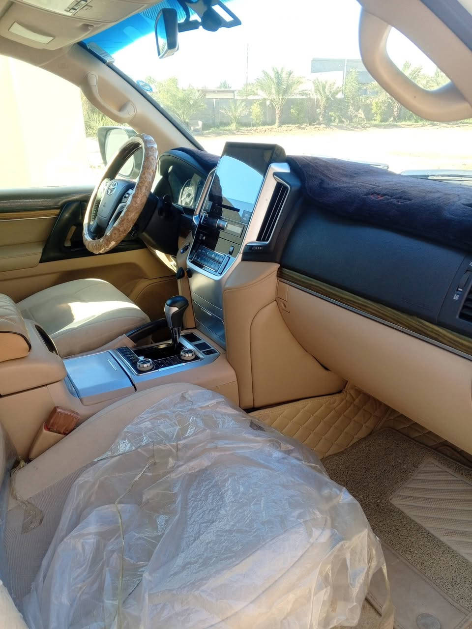 لاند كروز 2012سيارة بريمية كفالة عامة بيهة بارد بسيط موضح يمك ب سونار العنوان ديالى ***********
