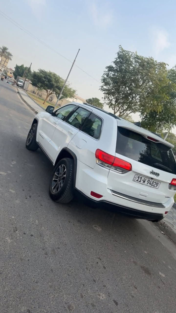 جيب شيروكي 2014 أمريكي
رقم بغداد الدولي بسمي 
محرك 6 سلندر 3600
ماشية 148 mil
بصمة أبواب 
بصمة تشغل 
شفرات سترين 
كشن كهرباء 
شاشه كبيره 
ويلي حجم 20
السونار مرفق + صورة الحادث 
السيارة جاهزة مابيها اي نقص 
مكاني/ بغداد حي العامل 
السعر 158$ مجال قليل حك جية
للاستفسار/ ***********
