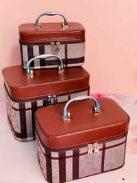 سيت حقائب مكياج • ثلاث قياسات • نقشة لندن