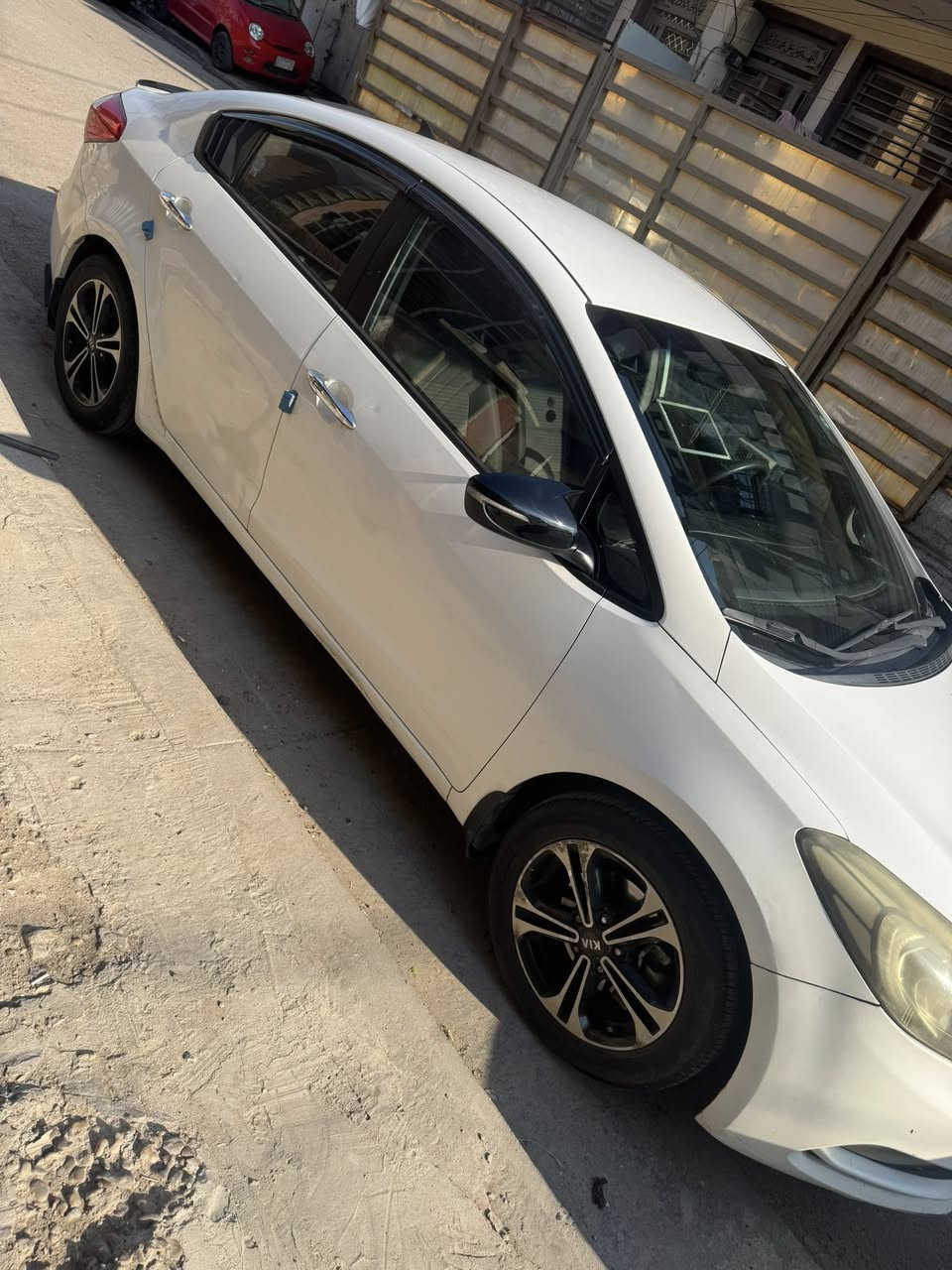 السلام عليكم سيراتو خليجي السعر 110 
قفل قفل قفل 102 ماكو هيج سعر بالسوك 

سيراتو خليجي 

موديل 2014 

نص فول اشاير مري تحكم ستيرن باقي المواصفات المعروفه 

صاحب السنويه عربي من اقرابي تحويل شوكت ميعجبك 

مكان السياره بغداد الغزاليه 

المحرك مفتوح قبغ ولفات بدون تنقيص بدون تبخير اني ابيعلك محرك غير مكفول لان المحرك مفتوح حتى ما اتخاجل وياك 

***********

***********
