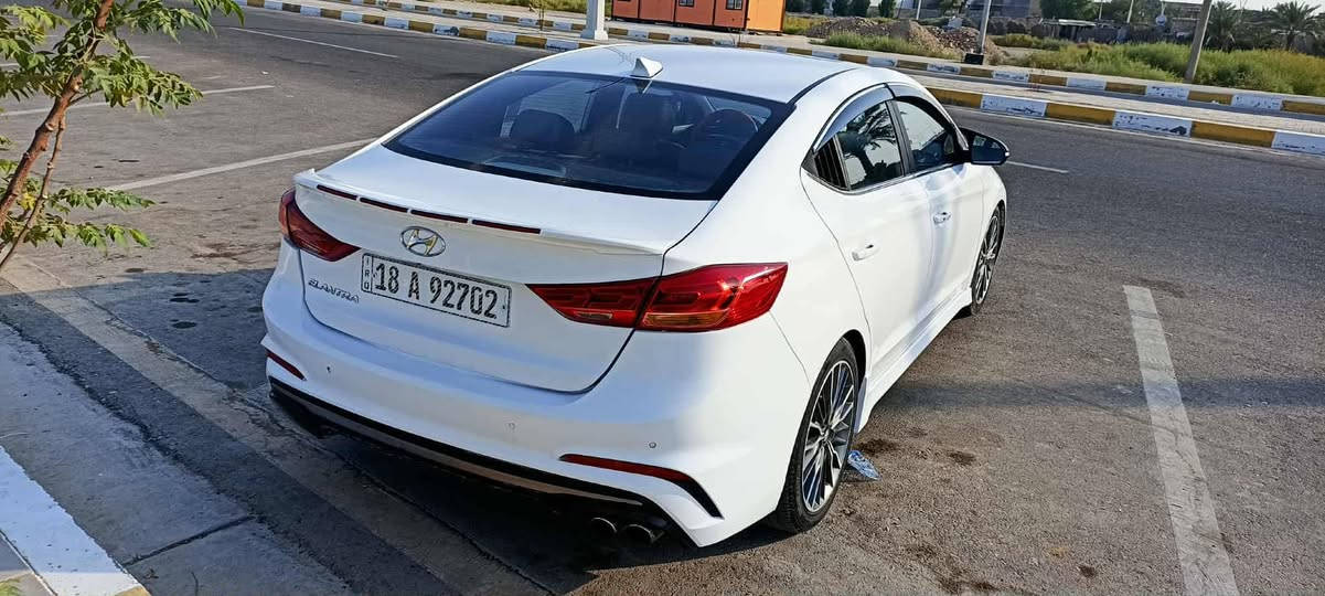 السلام عليكم
النترا 2018 سبورت 
محرك ١٦٠٠ تيربو مكفول 
كير dct سبع نمر 
اكزوز رياضي بلادي
مواصفات ١/١ :
بصمة تشغيل وبيبان وصندوك 
كشنات حضن جلد مختومه sport 
تدفئة كشنات 
دشبول كاربون فايبر 
كيجات رياضي 
سلايد روف
لايت وبك لايت لد بلادي 
ويل كب ١٨ كروم بلادي 
اشاير بلمري 
رادار نقطة عمياء وحساسات خلفيه
ستيرن حرف D 
شفتات بلستيرن  
……….
صدر جديد تخم تايرات جدد 
رقم بابل هزه جديده وسنوية جديده لل ٢٠٣٠ باسمي  
وارد كندي  
السعر 132$ وبيها مجال
مكاني عامرية الفلوجة 
***********
