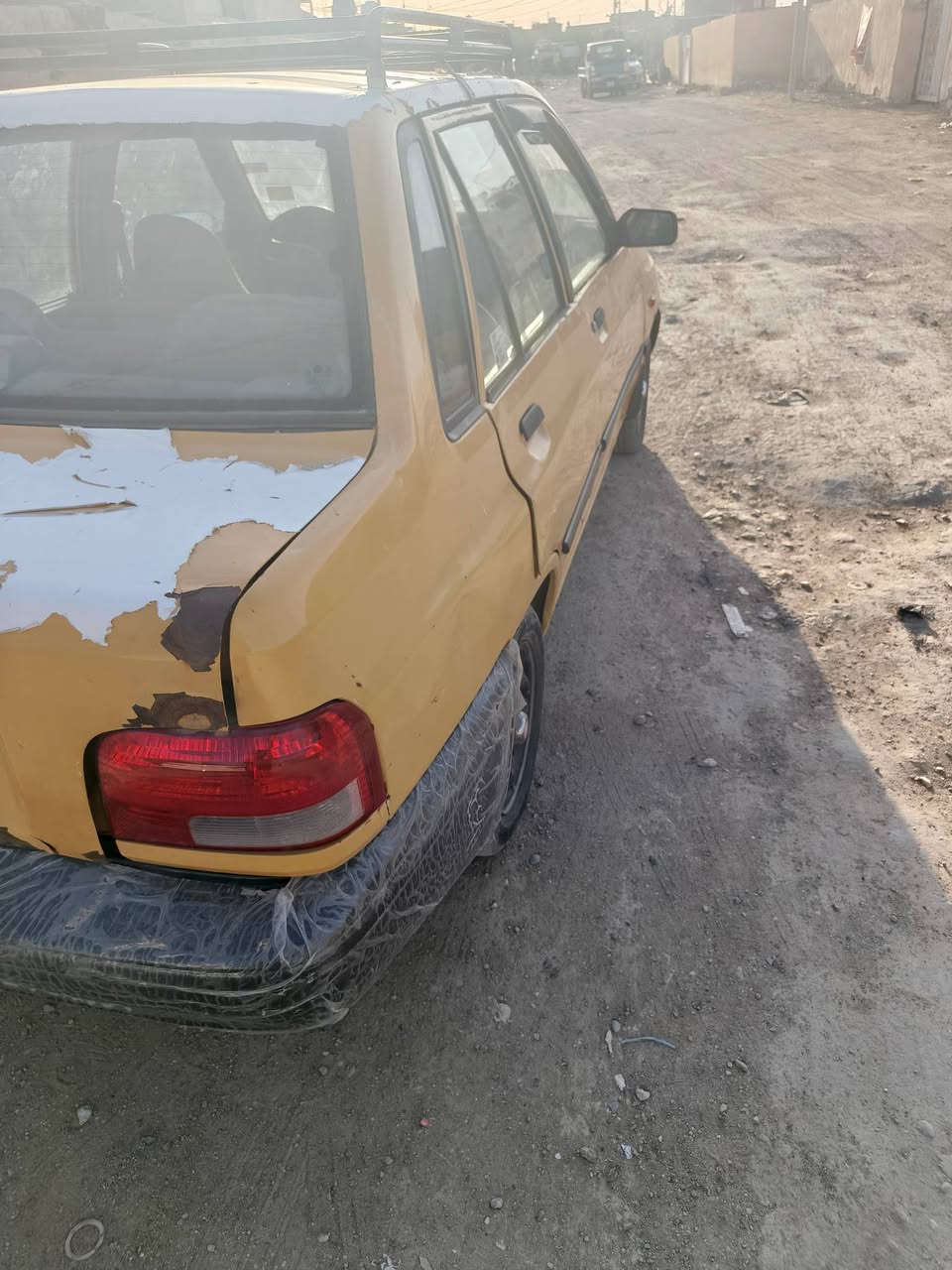 سلام عليكم
سايبه موديل 12 

مكينة وكير مكفولات 
سنويه ل 29
مصفره هية وغرامات

بيه معجون وصبغ ب جاملغ الخلفي 

سيارة حلوه ونضيفه 

مكان السيارة الكوت السعر 20 ورقة وبيه مجال 

الاستفسار على هاذا الرقم ***********
