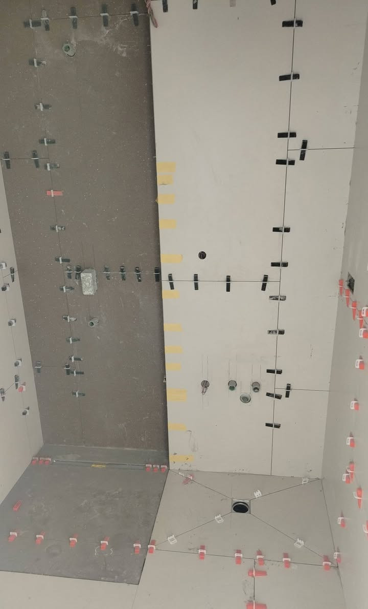 السلام عليكم موجود خلفه لجميع انواع السيراميك والبورسلين والكاشى للتفاصيل ***********
