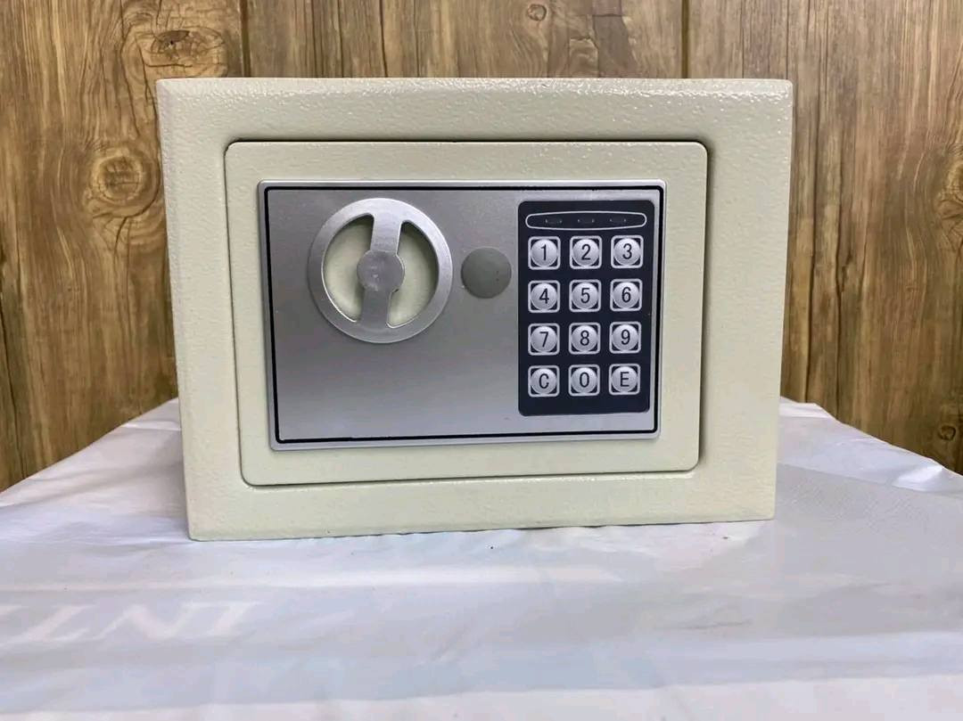 قاصة رقميه الكترونية سعة 8 لتر 
والاستفسار مراسلة الصفحة 📩 
أو  على الواتساب على الرقم  ***********
