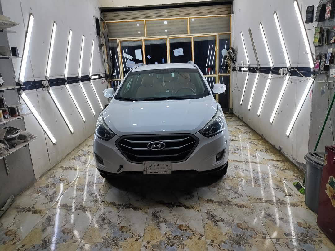 السلام عليكم للبيع توكسان 15خليجي أبيض رقم بغداد مشروع وطني تحكم سترين شاشه تاب كامرة دوارة تخم تاير ويل كروم لايت عدسة السيارة جيدة و مامتعوبة استعمال شخصي بيها قطعين صبغ باب السائق و الوراها دحجة خفيفه جدا ورشيتهن بدون معجون بابل المركز للتواصل ***********/ *********** غير متواجد على النت
