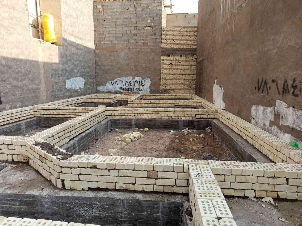 سلام عليكم خلفه بناء طابوك فرمستون ابلوك تطبيك فرشي متفرق حالين ***********
