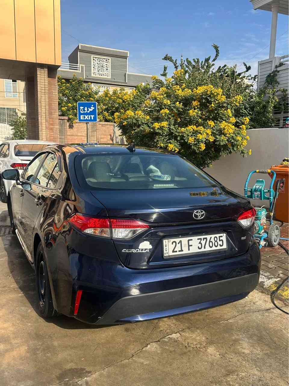 كورلا LE 2020 مواصفات هاند بريك كهربائي داخل لونين كشنات جلد عمل درجة اولة وبقية المواصفات معروفة ضررها بوند والباب السايق بخ فقط بدون ايرباك بدون دواخل السيارة ماشية 50 الف وقابل للزيادة سنوية ورقام وهزة جديدة بسمي سيارة جديدة وبدون مصرف للاستفسار اتصل 
*********** كركوك, العراق

