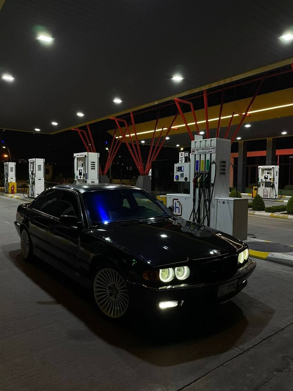 Bmw 740i 
1996 v8
فول فوله 
گيروو مه كينه ى به شه رت ته بريد  ساردوو گه رم به شه رت چوارجام كاره با سلايد ناو جلد لؤك كوشن كاره با شاشه  
په رده 
به شه رتى غرامه 
0771836 4646 السليمانية, العراق
