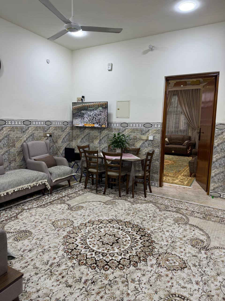 🚨 بيع سريع ومستعجل 🚨
🏡 بيت للبيع في الفلوجة – منطقة 24 حي الأمين 
📍 بالقرب من شارع 60 وبالقرب من مطعم زارزور الجديد ومجاور مدرسة نبض الحياة ومعهد الفنون المسائي 

✅ طابو صرف
✅ بناء طابوق
✅ طابق واحد
✅ الأرضية مرمر

🔹 يتكون من:
 • غرفة نوم
 • صالة
 • مطبخ
 • استقبال
 • حمام
مساحه البيت ١٥٠ متر /واجه ٧ونص ونزال ٢٠ متر 
شارع 10 متر 
💰 السعر مناسب جدا جدا : 120 مليون فقط (قابل للتفاوض بالمعقول)

📞 للحجز والاستفسار التواصل خاص أو الاتصال على الارقام التاليه 
/***********
***********
