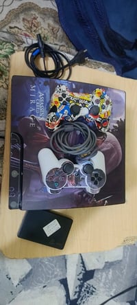 بلي ستيشن 3 نضيف مع گيوره 2 وهارد 500 گيگه والعاب اكثر من60 لعبه الاست...