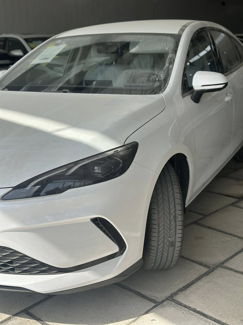 Seal 5
سيل فايف ابيض داخل ابيض  
***********
***********
***********
