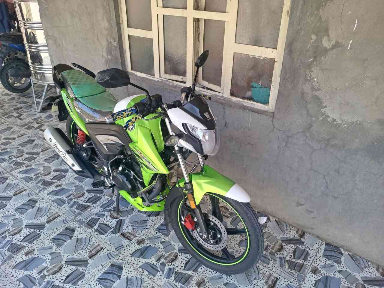 السلام عليكم ماطور للبيع مسجل موديل 20 سعر 14 جديد رمادي شارع 20  ***********
