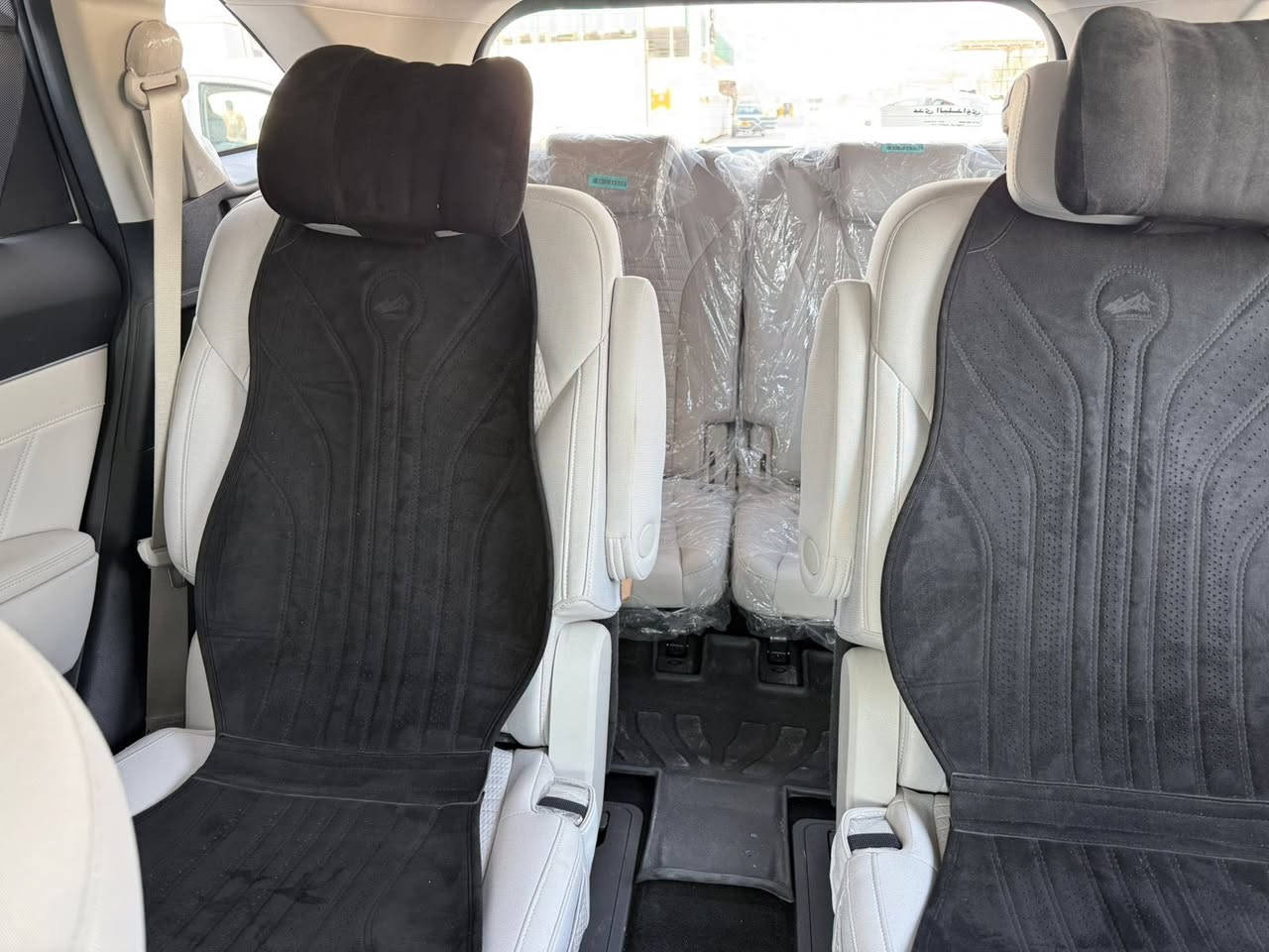 سلام عليكم سيارة سورنتو 2025 خليجي  بغداد ماشية  5500  ضمان الدولية  مواصفات كشن منفصلVIP 7راكب  محرك 3500   سيارة جديدة ما عدا ضربة بالصندوق الخلفي قليلة و موضحة عدكم بالصور 
محرك 6 سلندر ويل كب 20+ داتا شو 
تحكم ريمونت نضام ركن جانبي
كشنات الاماميه تحكم كهرباء كامل مع ذاكرة 
سقف بانورما 
حساسات امامي وخلفي وجانبي 
4 كاميرات محيطية 360 درجة 
تبريد 3 قطع 
صندوق خلفي كهرباء 
اضاءة لايت زينون + LED
نضام دفع امامي (FWD)
بردات خلفية
هاندبريك دكمة
لاستفسار  ***********
