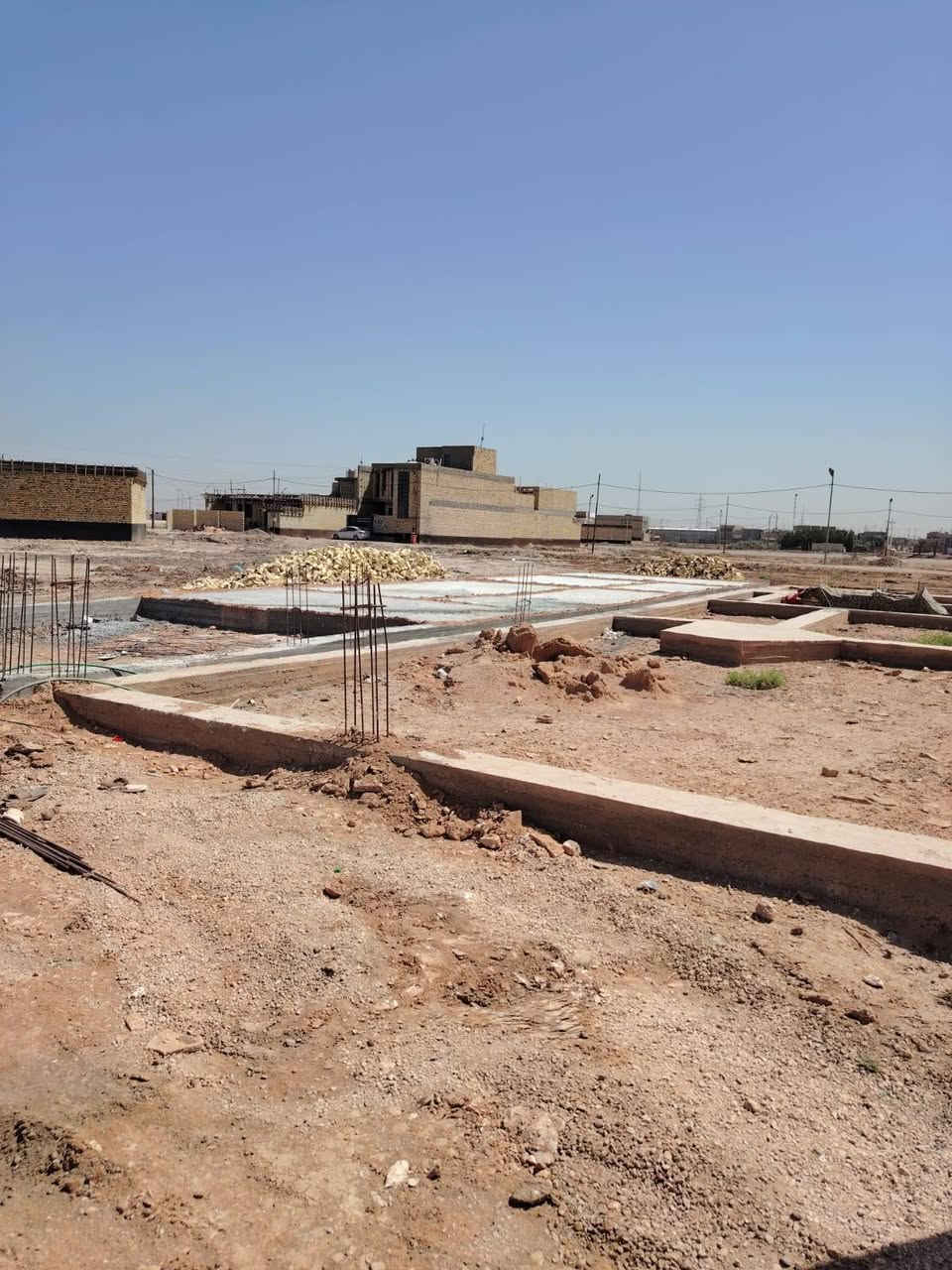 بتلو طابو صرف تحويل ثاني يوم مساحه ٢٤٠م تتوفر اجازه بناء
الخدمات (ماء +كهرباء +قريبه شارع العام) مقابل بانزين خانه عبد الامير عبيس 
للاستفسار مراسله الصفحه اول تصال ع رقم
***********

