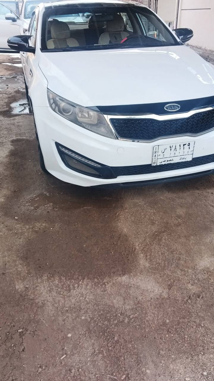 السلام عليكم 
اوبتيما موديل 2011 رقم بغداد محرك2400دوش سياره فول مواصفات بنرامه كشنات كهربائيه مري شفط سياره بيها جاملغ مبدل الايمن الامامي وبيها رشه بالبنيد الجهة اليمنى:السعر 135وبيها مجال 
العنوان الرمادي -حصيبه الشرقيه 
***********
