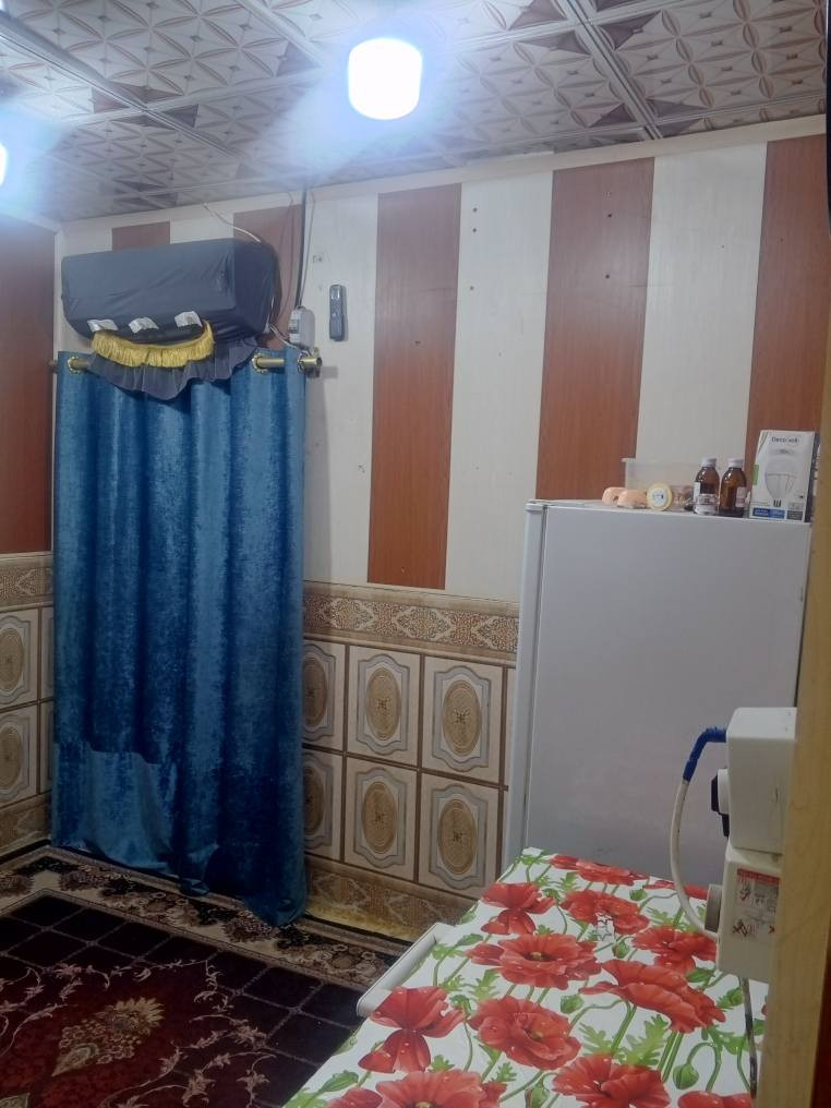 يا الله السلام عليكم ورحمه الله وبركاته الدار للبيع مساحه 50 متر تحتوي على غرفه صاله ومطبخ وصحيات زائد مكشوفه مثل ما موضح في التصوير امامكم العنوان النجف الكوفه شارع المطار الجديد السعر المطلوب 20 مع المجال البسيط للتواصل رقم الهاتف اخوكم ابو طيبه صاحب مكتب الاخوين *********** النجف, العراق
