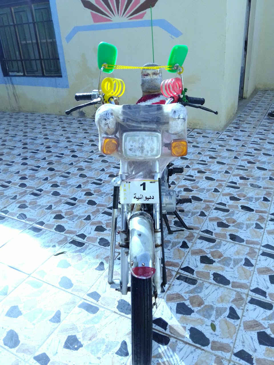 سلام عليكم ورحمة الله وبركاتة دراجه ٤كير للبيع كلك كلك موديل ١٧ دراجه نضيفه وكهربايات كلها شغاله بس عوزها باتري السعر ٣٠٠وبيها مجال وستفسار اتصل علئ ***********
