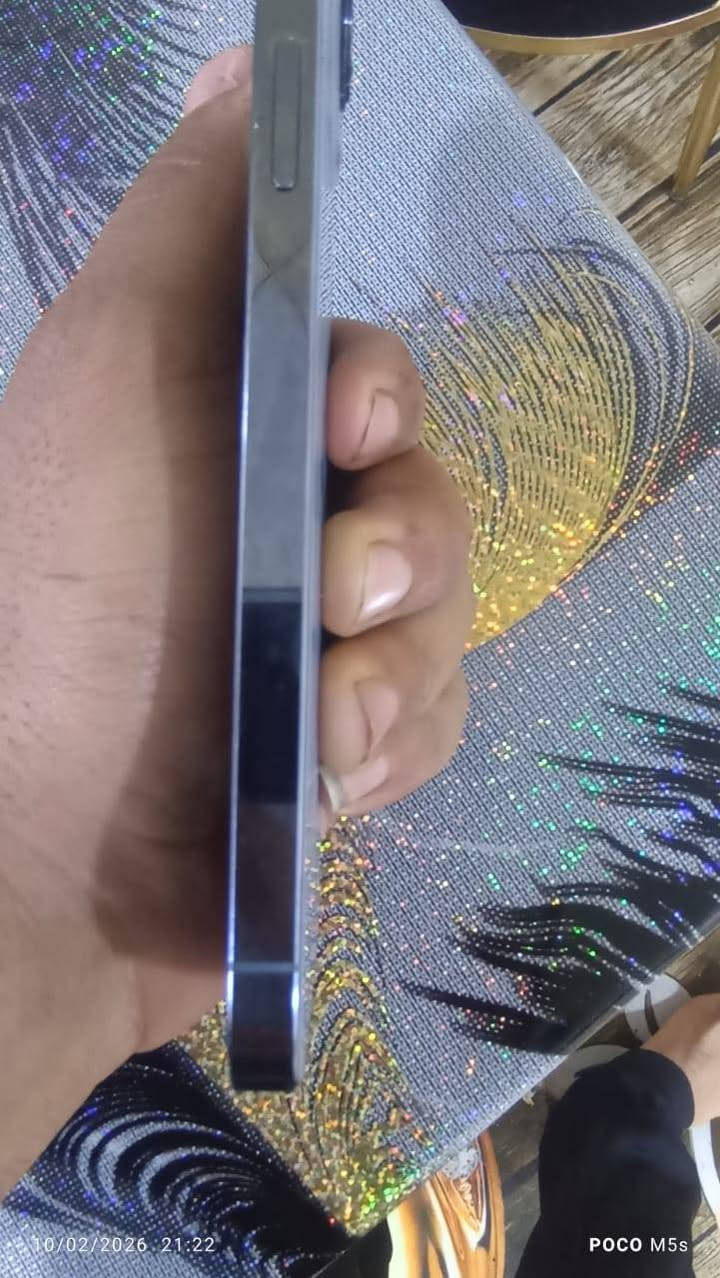 ايفون 13برو ماكس
ذاكره 128
دبل سيم
شرق اوسط
نضافه 90%
فقط مبدل شاشه الفيس ايدي شغال
سعره 420الف وبي مجال حگ جيتك 
***********
