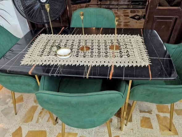 كاونتر من الداخل المنيوم ومن البره hdf نظيف مابي اي شي ب مليون و500 وبي مجال 
مكنسه كهربائيه ب50وبيها مجال

ميز طعام اربع كراسي مرمر ب200 وبي مجال

ميز وسطي يفتر ب75 وبي مجال

ميز مع طبلات ب 150 وبيهن مجال بس الميز الجبير جوه اكو فطر

طباخ مصري نظيف كلشي مبي ب140 وبي مجال

***********العنوان بغداد الاسكان شارع23
