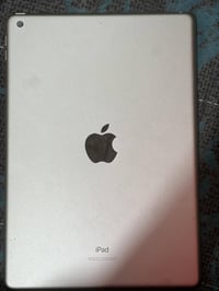 آيباد ٩ • ٦٤ • ملحقات كاملة