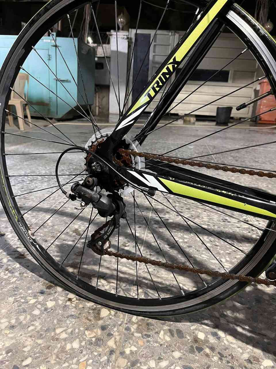 للبيع بايسكل رود TRINX TENPO1.0بلون الاسود والاخضر نضافته 85بل ميه العطلات البيه فقط تاير خلفي جوب خلفي جوب امامي سنجيل فقط لا غير معدن المنيوم قياس الرود 27 للبيع بسعر 350 الف وبيه مجال المكان بغداد الدوره رقم للتواصل***********
