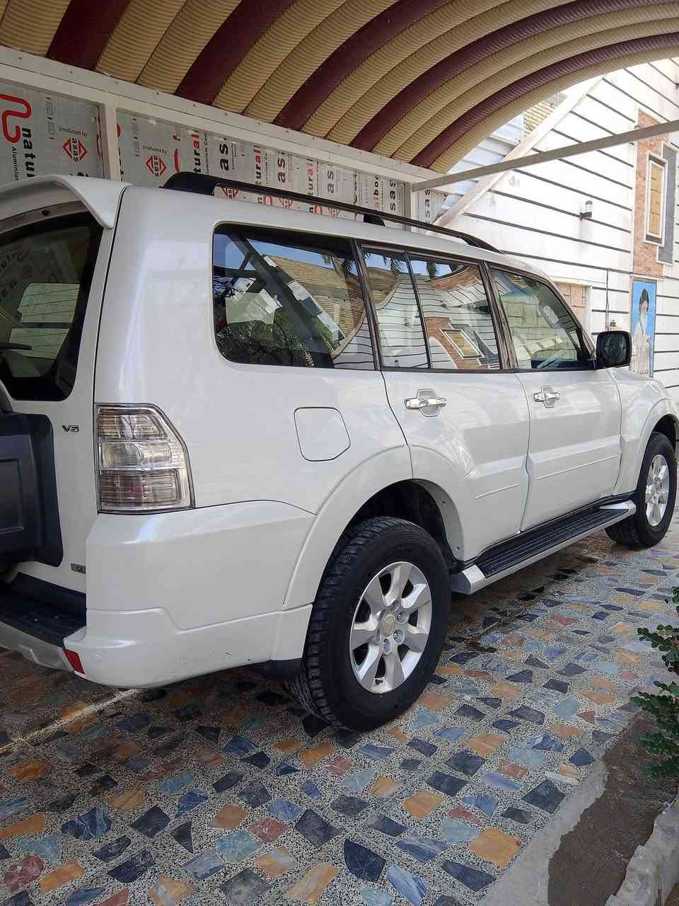 سلام عليكم باجيرو موديل 2014سياره جديد مكفول كفاله عامه فول مواصفات حبتور  رقم  الهاتف *********** مكان بغداد الشعب
