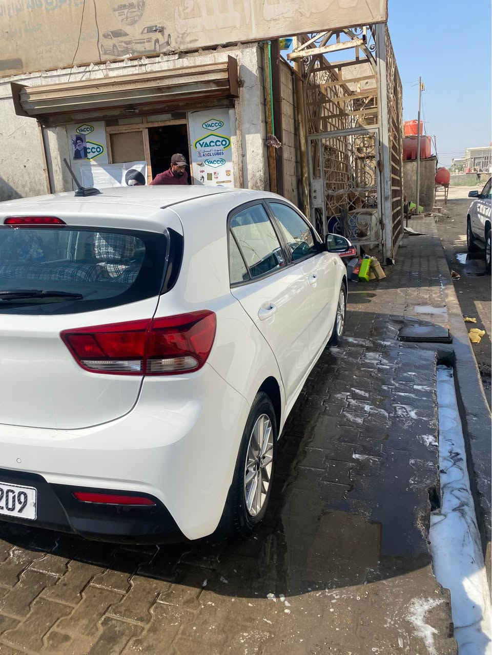 السلام عليكم كيا ريو هاشباك ٢٠٢٣ السياره جديده ماشيه ٣٣الف وارد كندي داخله كلين فقط جاملغ امامي صبغ وصار بيها بالعراق جاملغ الثاني تبديل فقط بدون قطرة دواخل السيارة جديده بريحة الوكاله والباقي كله كفاله للاستفسار *********** البصرة, العراق
