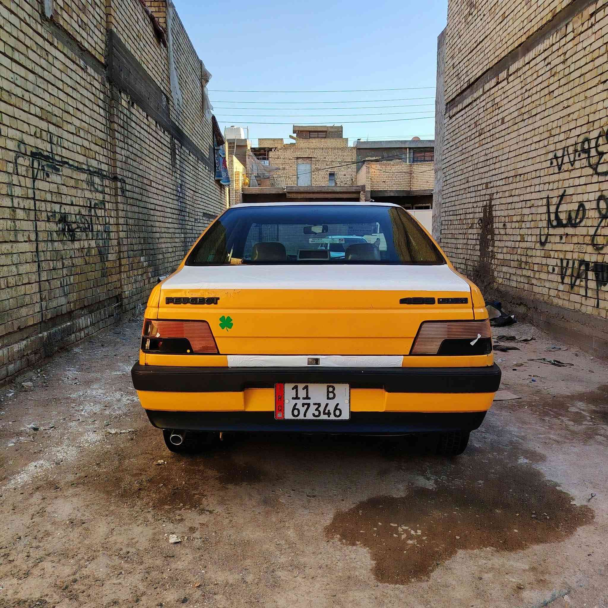 سلام عليكم بيجو مديل 2012  امصفره هيئة وغرامات سنويه لل 27 تحويل مباشر مكينه كير مكفولات كهربائيات كله شغاله تخم تاير وباتري جدد صدر امامي خلفي جديد 
اتراي حلو السياره لاضربه ولا صبغ بيه مكانين بارد فقط 
عنواني بغداد الامين سكينه السعر 28$

***********
