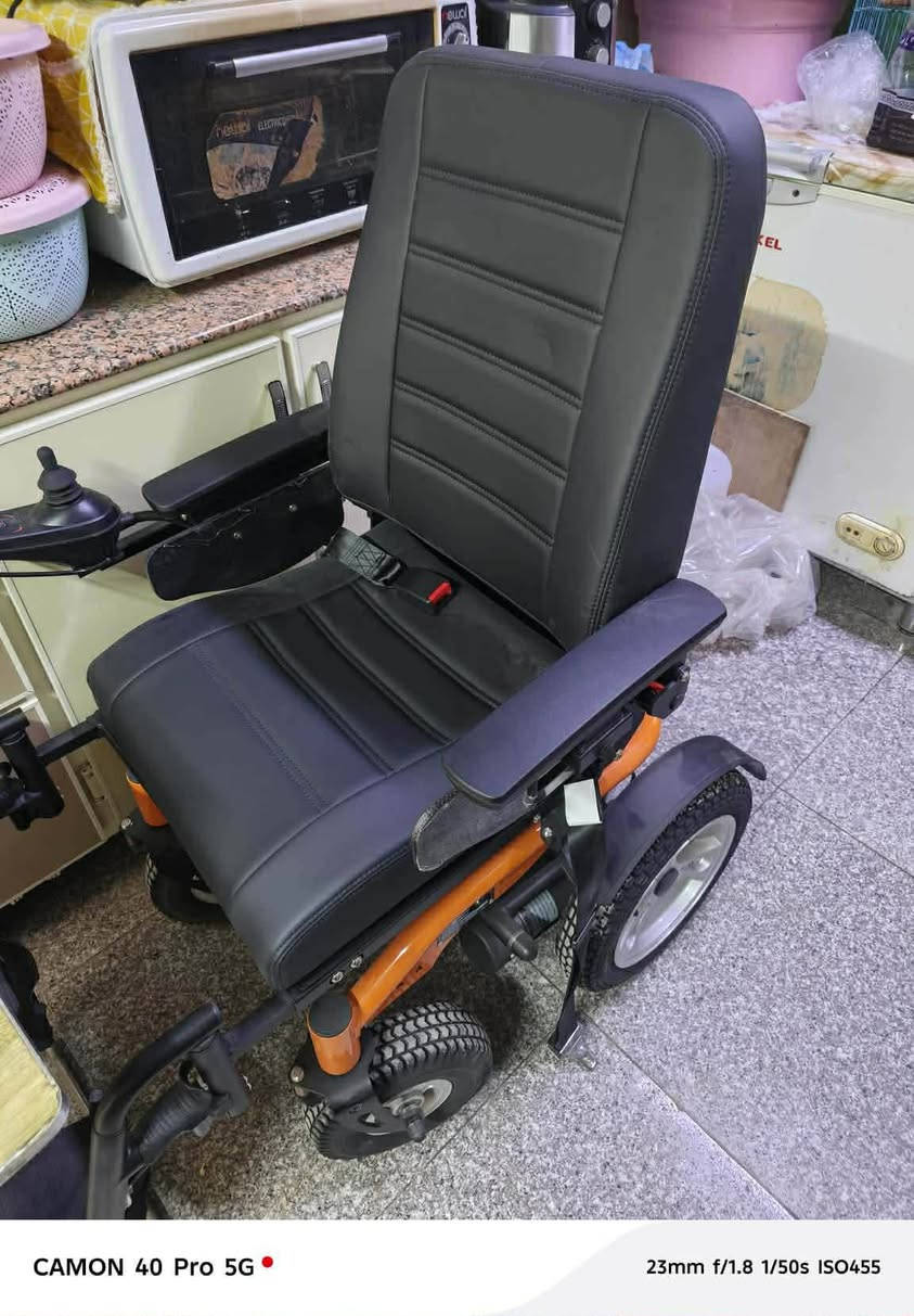 عربانة متحركة للبيع جديده مامستخدمة ابد العنوان بابل الحله السعر ٤٥٠ الف دينار***********
