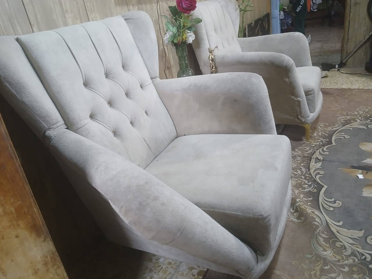 ثلاجه للبيع تخم عشر مقاعد للبيع مكانه الشعب شارع عدن ***********
