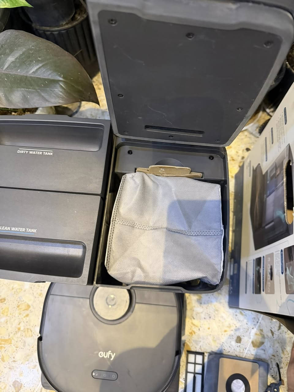 سلام عليكم روبورت يوفي x10proكنس ومسح وتفريغ ذلتي مواصفاته كلش هواي وسعر بعد احلا 
الي مهتم يراسلني ويدلل


**إذا كنت صاحب هذا الإعلان وتريد حذفه لأي سبب، رجاءا أرسل رسالة إلى الدعم الفني**