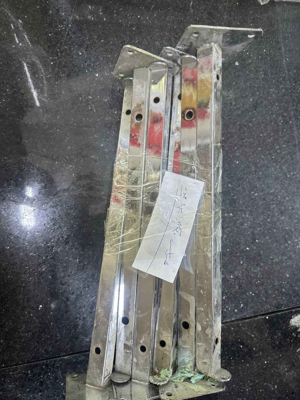 شيال مالت رفوف للبيع 
*********** 
مكاني نجف
