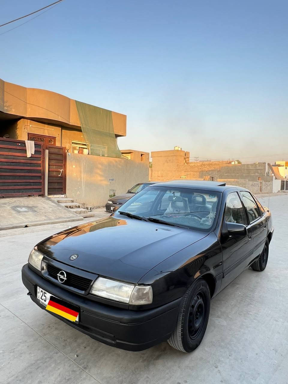 اوبل فكترا محرك 18 
موديل 1992 CD
كير عادي 
كير و محرك شرط لا صرف
لا بخار 
سقف سلایت
مراية كهربائية
قفل مركزي ریمونت
بريك Abs 
لايت زينون LED اصلي شمسي
ستیرن باور 
رقم كركوك مشروع وطني انكلیزي
کوبون بنزین بي
رقم و سنوية جديد 
سيارة بأسمي تحويل ثاني يوم
كهربائيات كله بشرط
مصبوغ عام للجمالية مكفولة من ضربة و الخیاس

سعر 42$ورقة و بيها مجال للطیبین
شراي یخابر ***********
