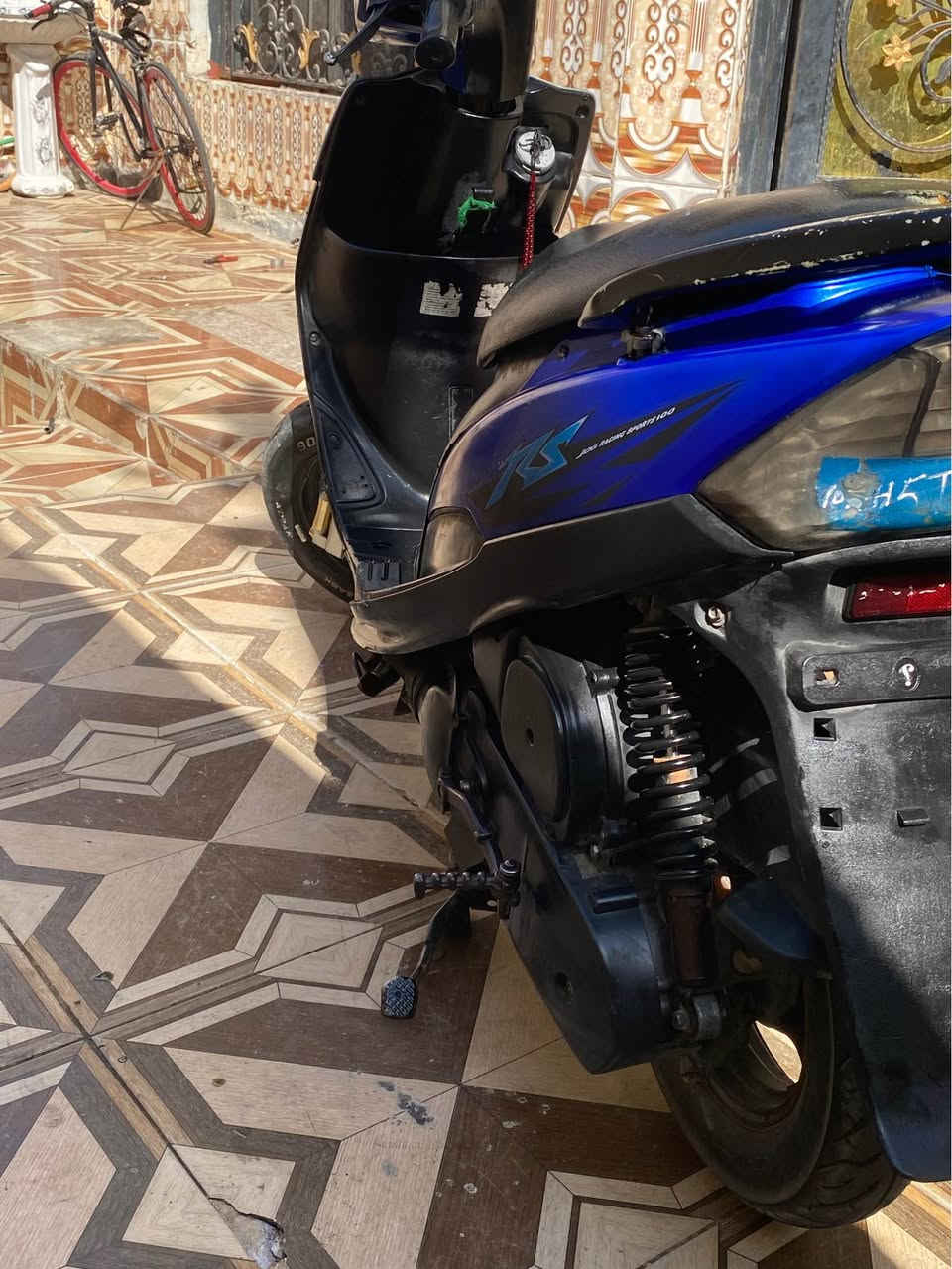 دراجة ماكس صارلي سبوع ماخذها والوصل عندي مكينه بلاد بس ولف مبدل ابغداد مو يمي مكينه بلاديه 49 مامبدل بيها شي كزوز وكابريته وكلها اصليات وكفر محتم كهرباىيات شغاله سلف يدور بس الباتري ضعيف الدراجه قفل سعرها650 رجائن بدون عمله  وصل موجود صارت علي875 ف ال مو شراي لا يتصل ***********
بصرة قبلة البصرة, العراق
