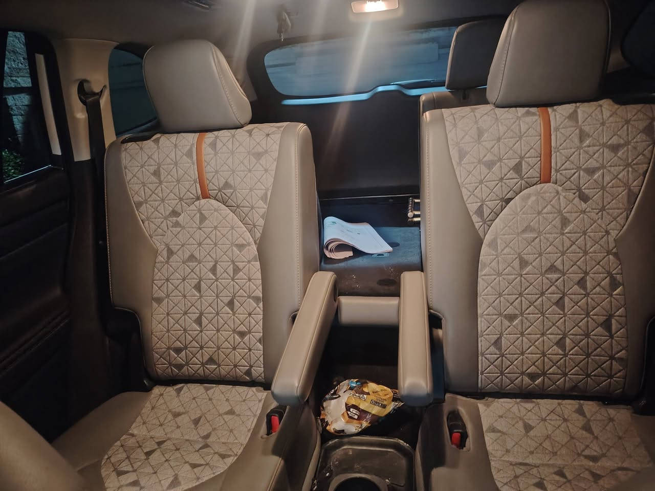 السلام عليكم للبيع هايلندر وارد امريكي هايبرد فول مواصفات سبعة راكب كشنات منفصل فتحة سقف بردات جانبية صور الحادث مرفقة بالمنشور مكان السيارة بغداد للأستفسار ***********
