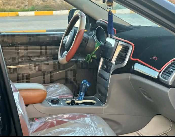 سلام عليكم جيب موديل 13 وارد امريكي بيه جاملغ اليمن فقط او بنيد كلير بدون حادث مكينه  كفاله عامه 3600 رقم بغداد بسمي تحويل ثاني يوم مواصفات فور ويل السياره فتحه سقف كشنات كهرابايه بصمه او بصمت ابواب تشغيل عن بعد تحكم ستيرن لايت زنون اصلي دمام خلفي كامره دواره حساسات خلفيه تبريد فول المكان بابل محاويل ***********
