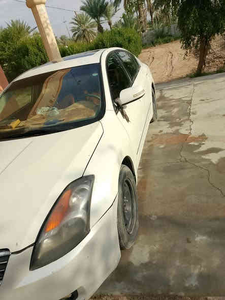 السلام عليكم ورحمة الله وبركاته 
نيسان التيما موديل 2009 حرف s مكينه جديده خير من الله تبريد تدفئة تخم تاير هزه وسنويه جديده بيه قطعتين السياره كامله اي نقص ما بيه السعر 103 وبيه مجال الاتصال *********** @ ‏‪077-310-10183‬‏
